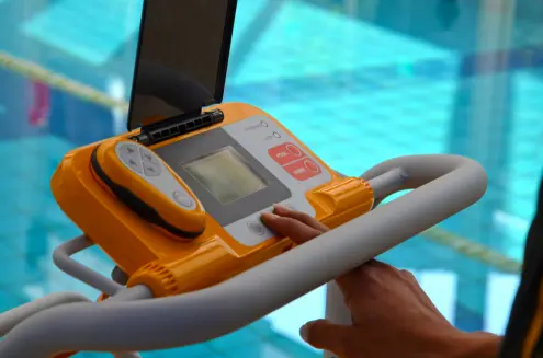 Robot usisivač za javne bazene do 60m DOLPHIN WAVE300 XL